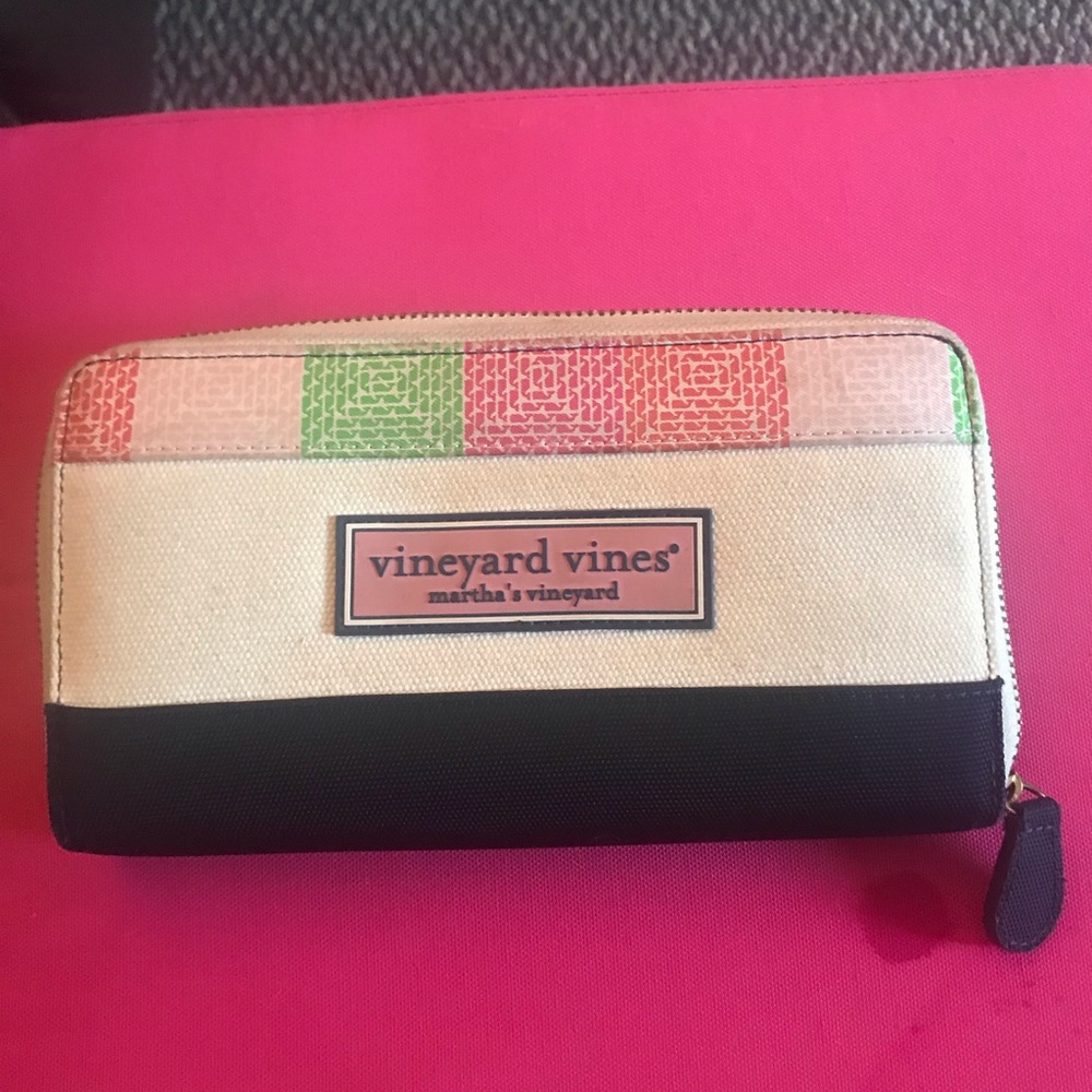 Vineyard vines clutch wallet